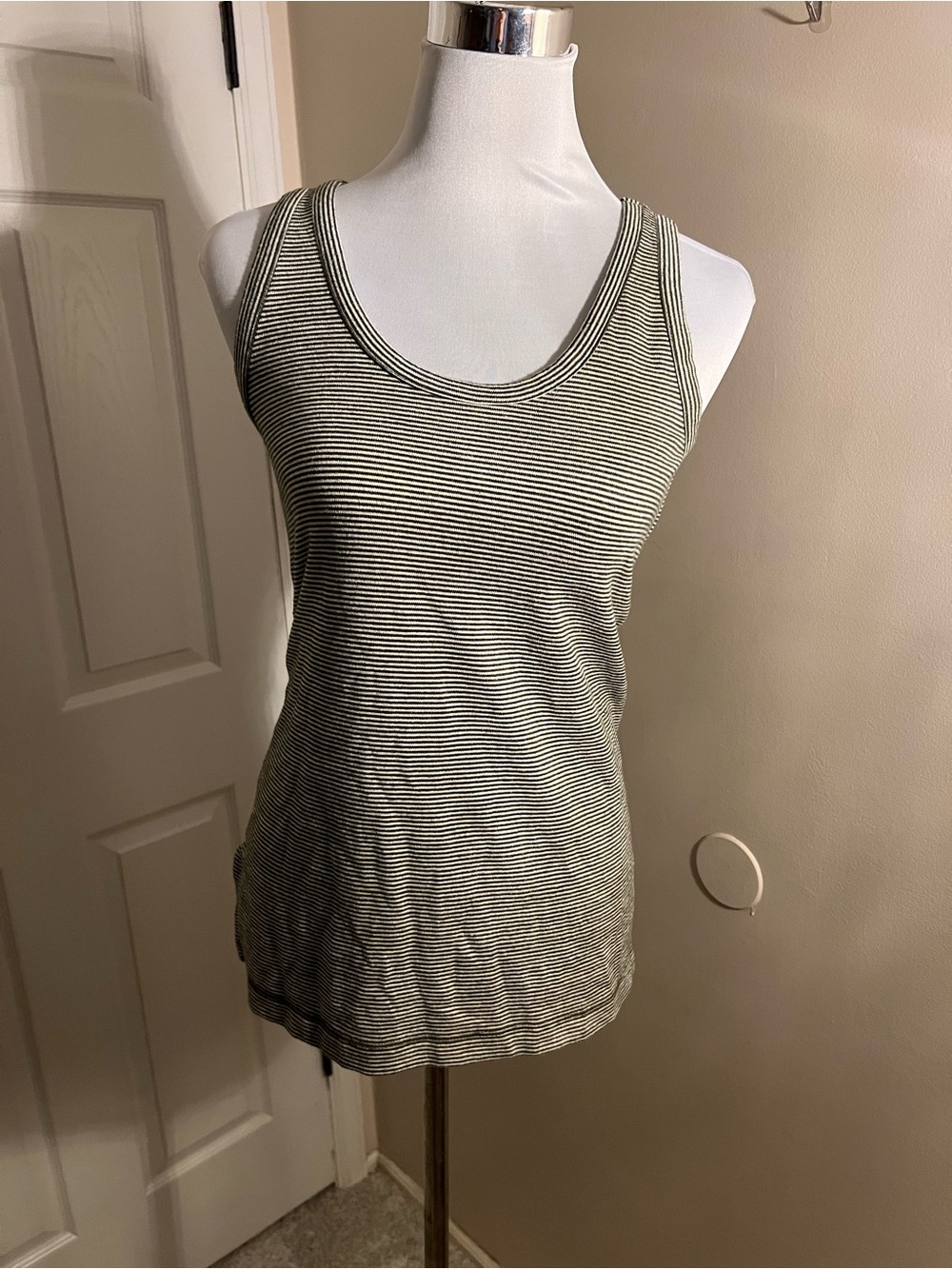 Loft: Striped Scoop Neck Tank Top - Black & White